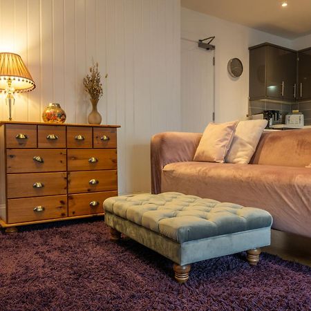 Cute 1 Bed Apartment 2 Mins From The Sea - Sleeps 4, Flat 8 The Gables, Church Street, Lyme Regis Exterior photo