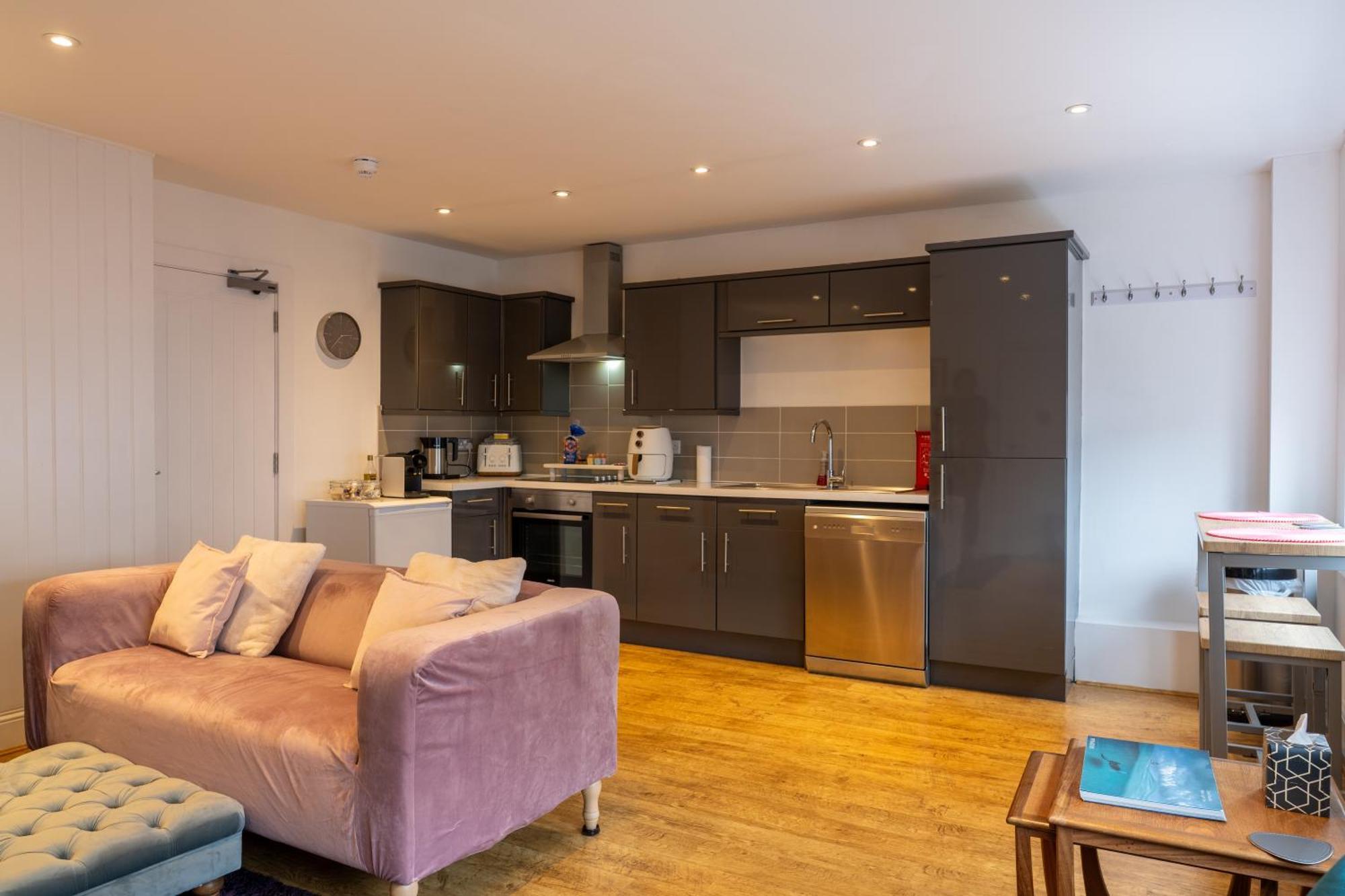 Cute 1 Bed Apartment 2 Mins From The Sea - Sleeps 4, Flat 8 The Gables, Church Street, Lyme Regis Exterior photo